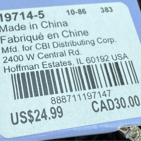 Claire's Silver Crystal Teardrop V-Neck Necklace and Earring Set - Picture 5 of 12